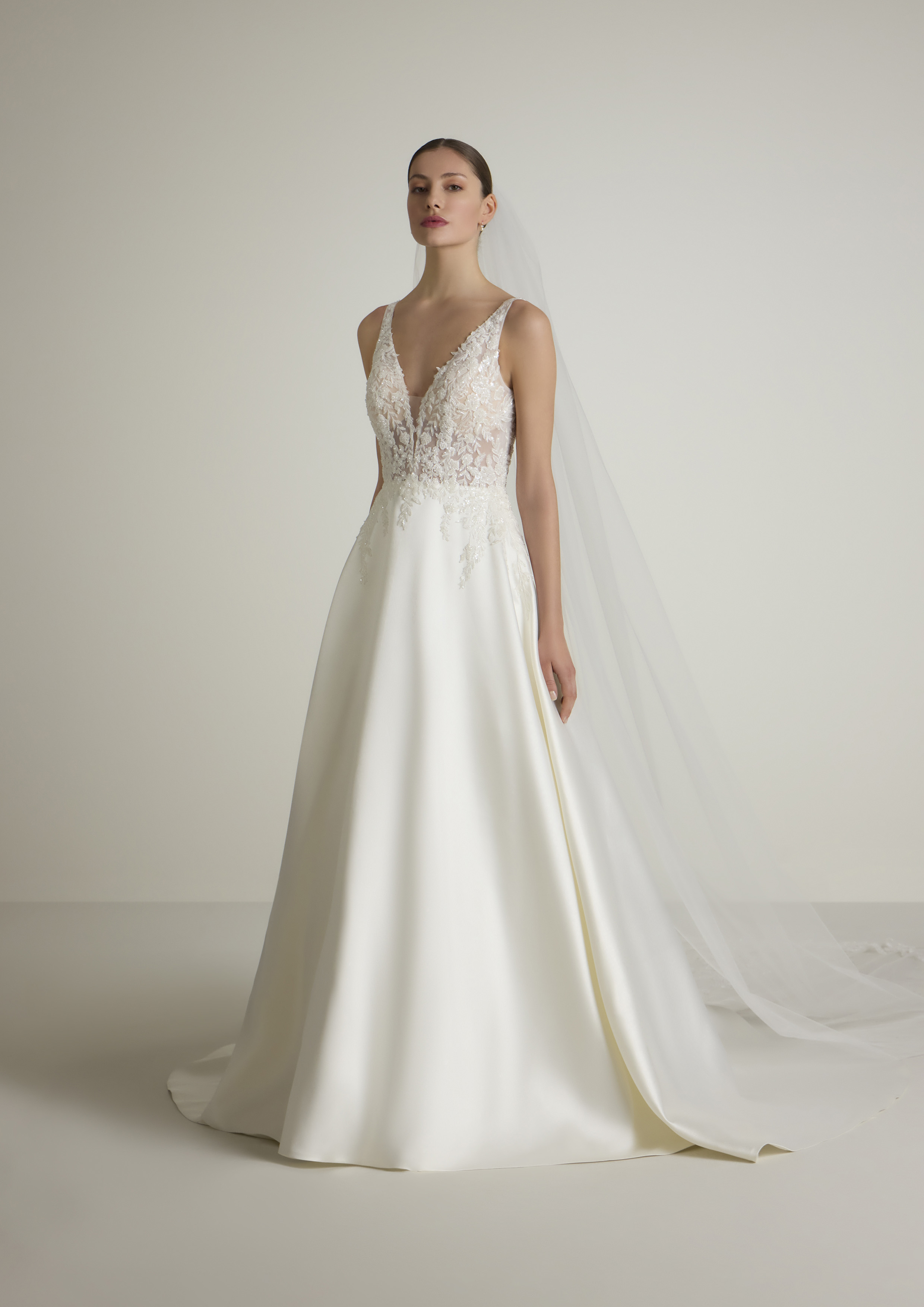 elegantni-saty-pro-nevestu-pujcovna-i-prodej-ELEGANZA-B
